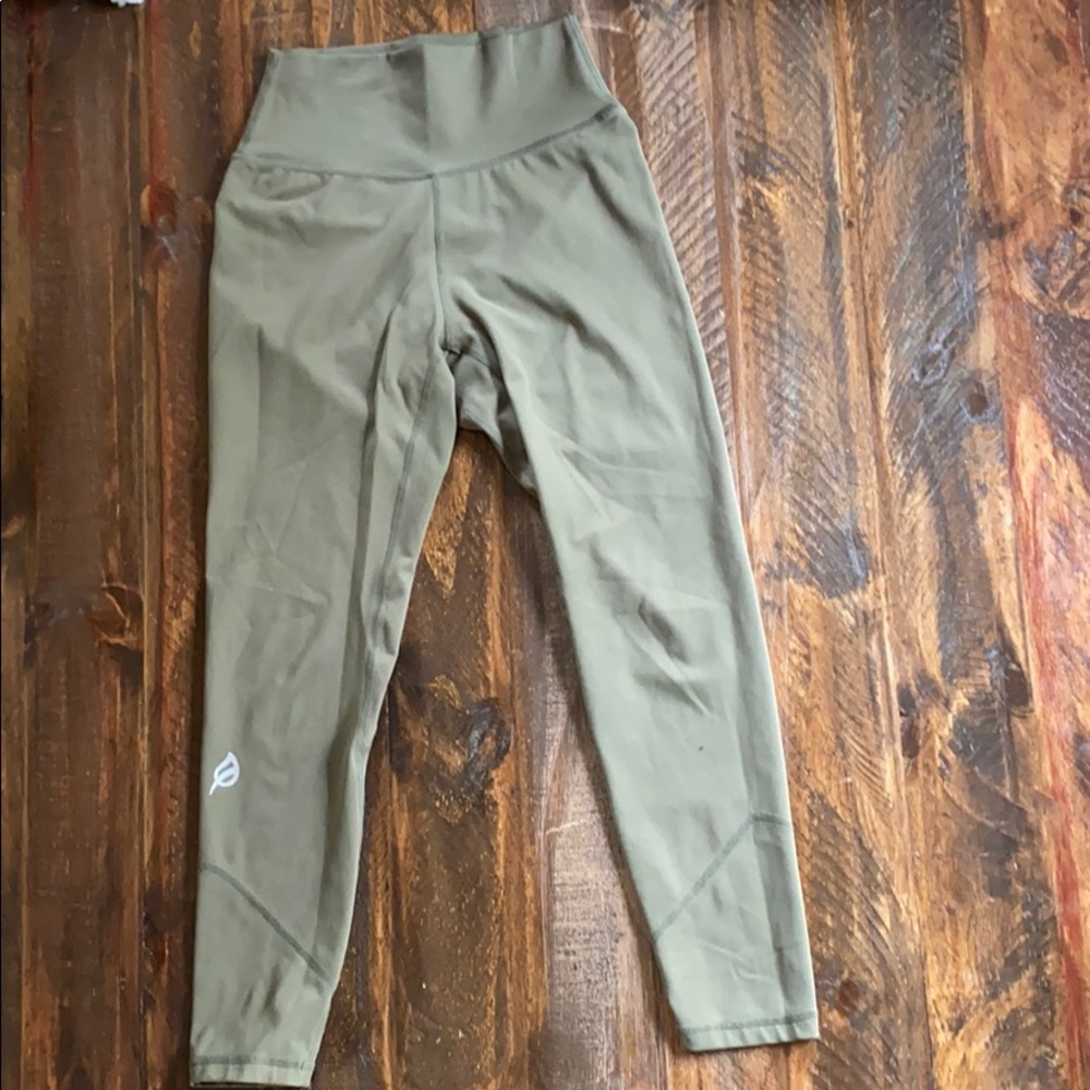 Alainah III Sleek Army P’tula Leggings